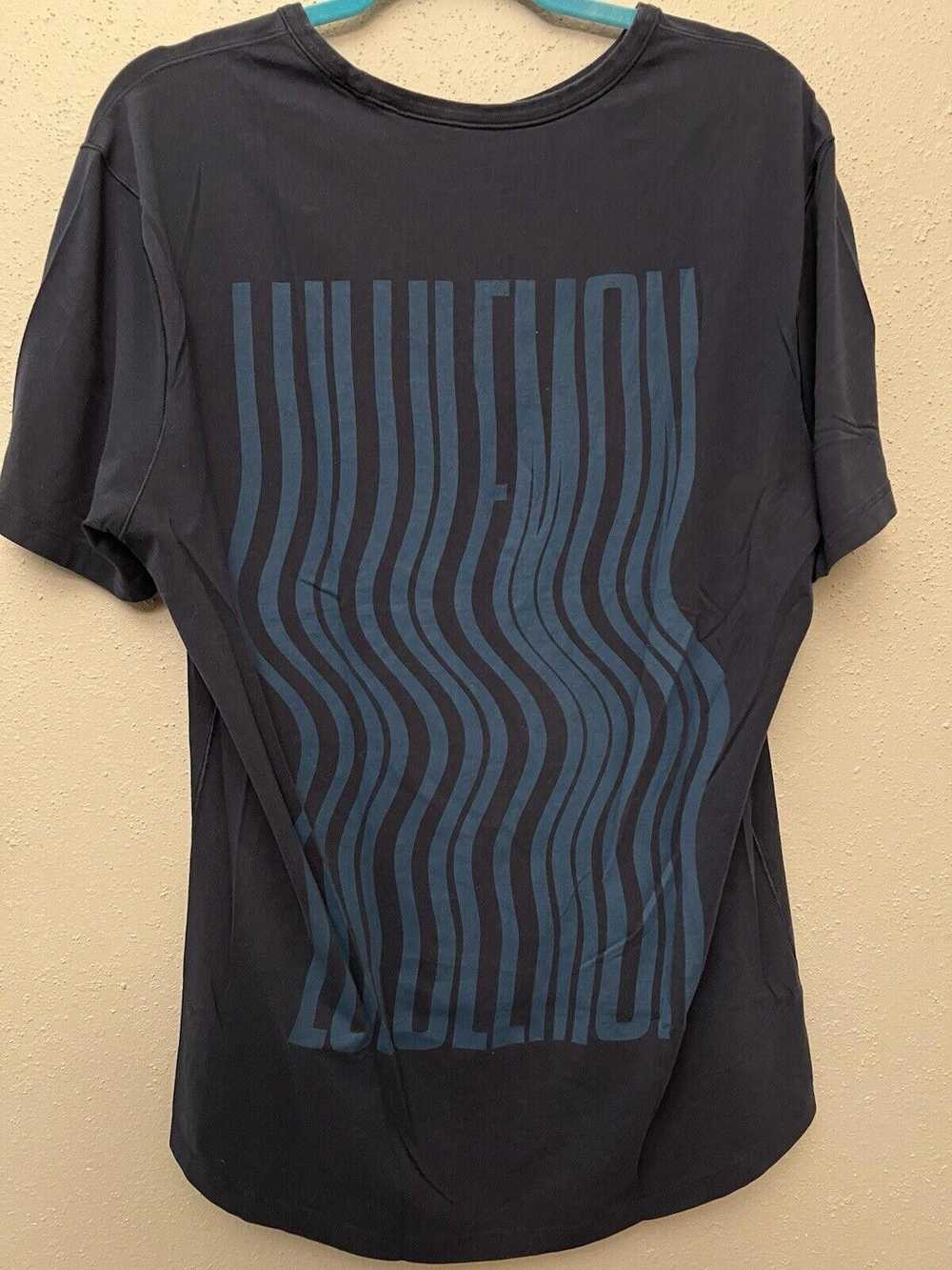 Designer Lululemon Men’s Tshirt - image 4