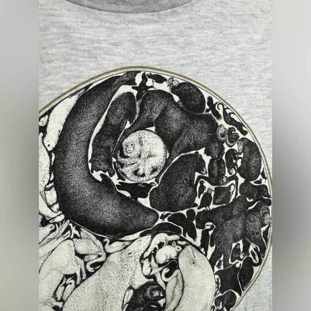 Vintage 90s Yin-Yang Animal Graphic Tee Shirt Sz … - image 4