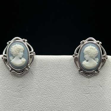 Trifari Vintage Blue & White Cameo Clip On Earrin… - image 1