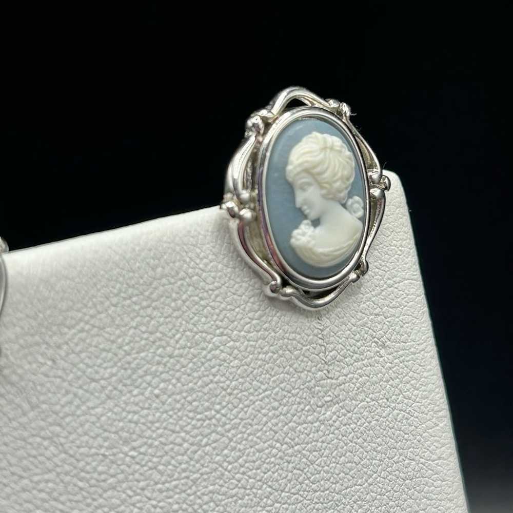 Trifari Vintage Blue & White Cameo Clip On Earrin… - image 6