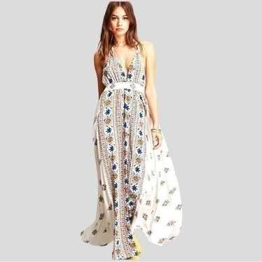 Selfie Leslie floral halter maxi dress!