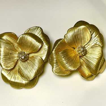 KJL Kenneth Jay Lane Satin Gold, matte gold dogwo… - image 1