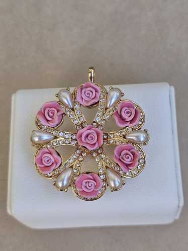 Nina Ricci　ブローチ　ピンクパープル　刻印あり　美品 Nina Ricci ブローチ ピンクパープル 刻印あり 美品 Nina Ricci