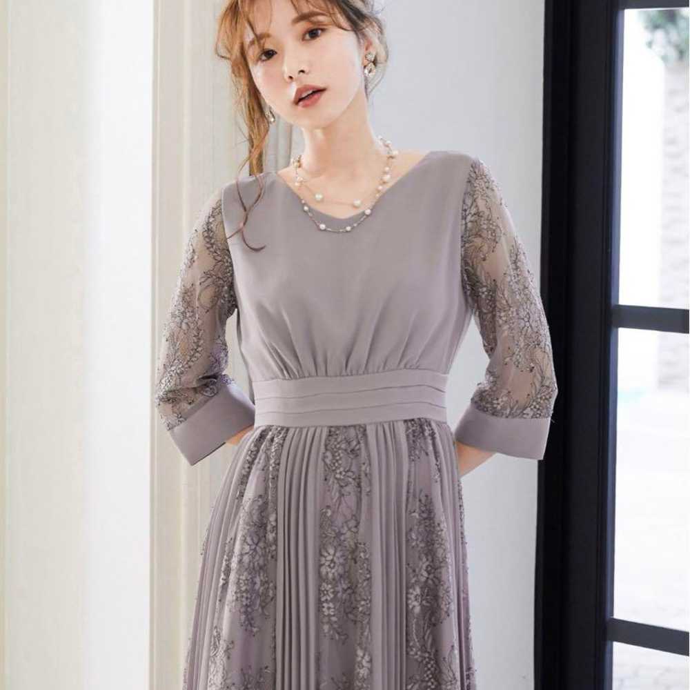 Elegant Gray Lace Party Dress - image 1