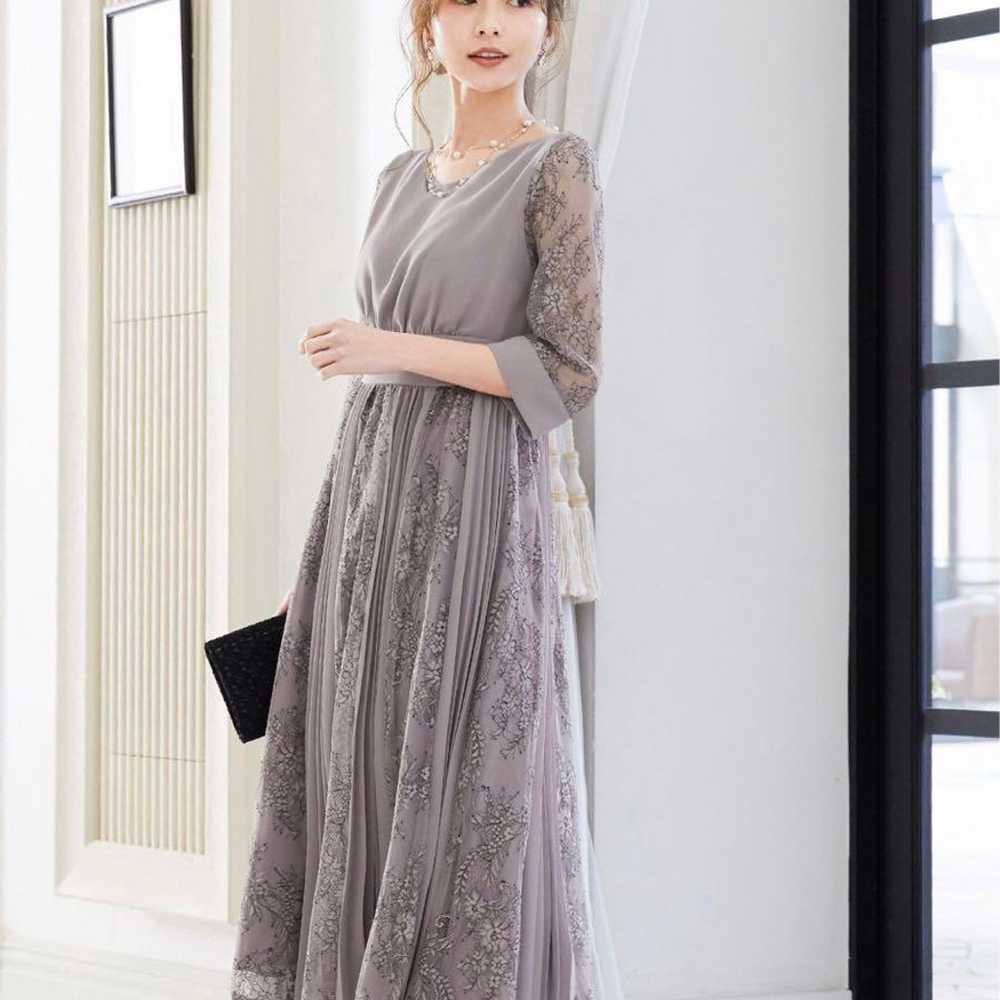 Elegant Gray Lace Party Dress - image 3