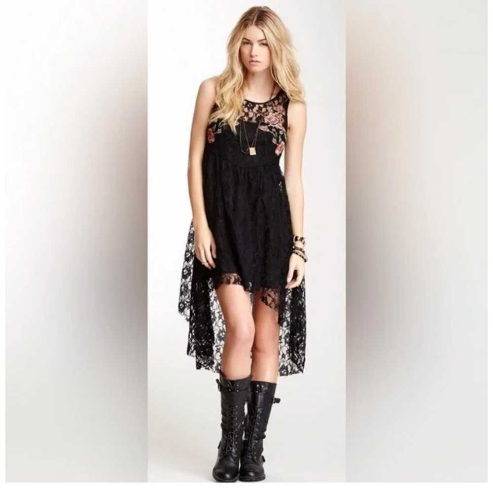 FREE PEOPLE BLACK LACE EMBROIDERED HIGH LOW SEXY … - image 2