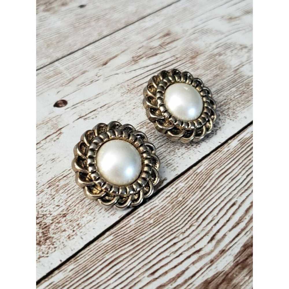 Vintage Clip On Earrings - Faux Pearl with Decora… - image 2