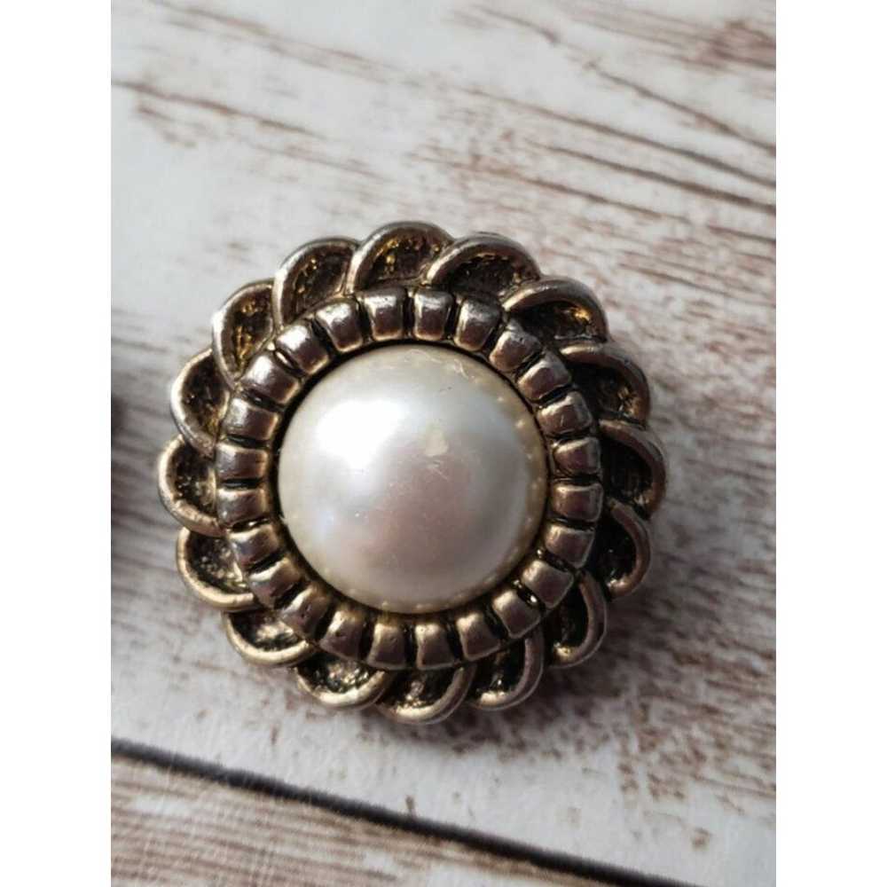 Vintage Clip On Earrings - Faux Pearl with Decora… - image 3