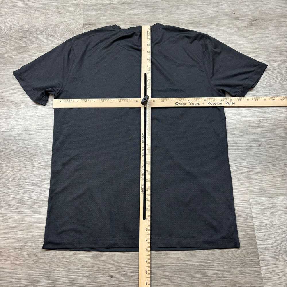 Vuori Vuori Performance Tech Pocket Tee Shirt Med… - image 3