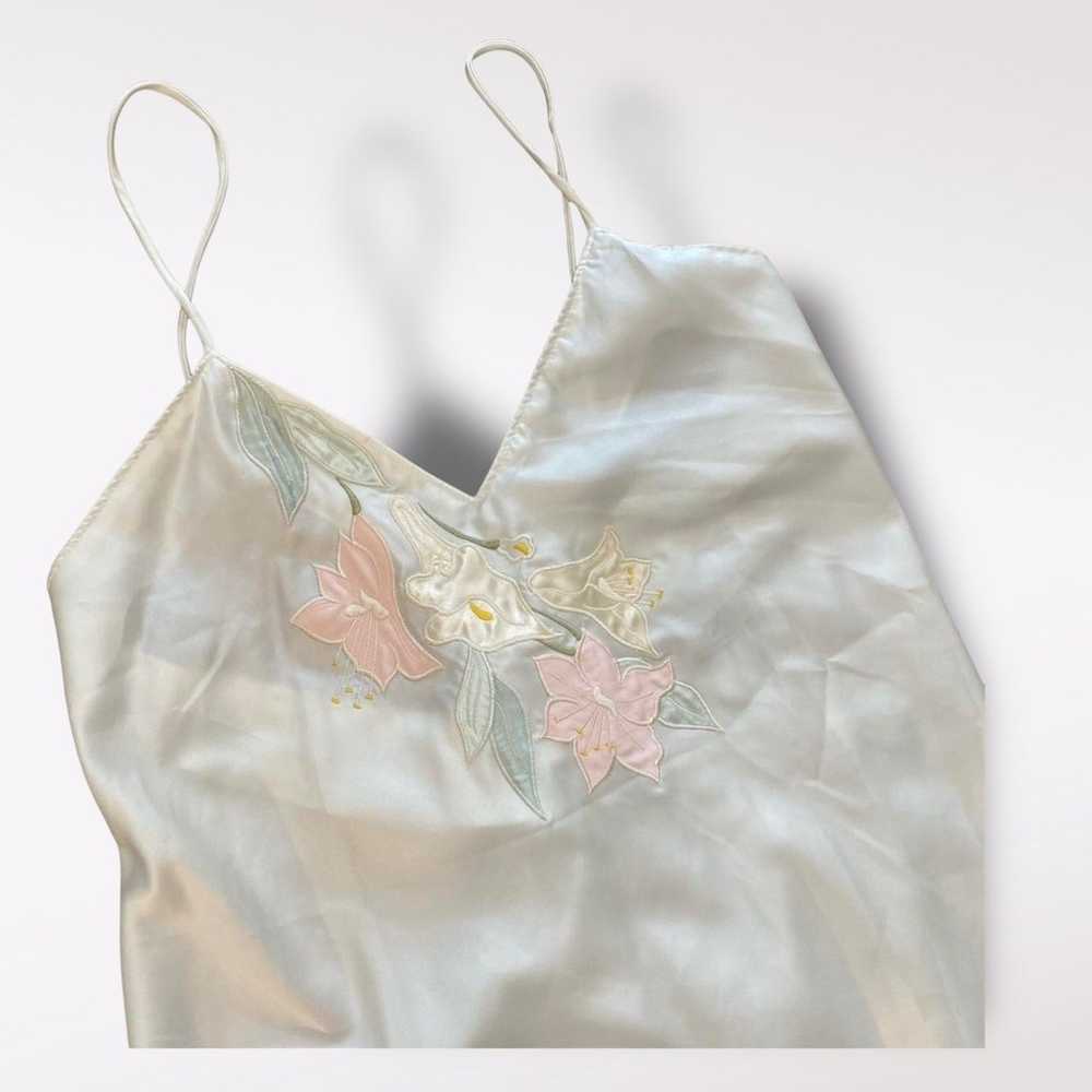 Natori Vintage White Floral Sleeveless Satin Slip… - image 3