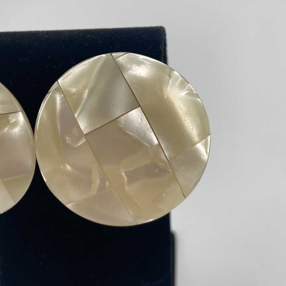 Vintage lucite white disk stud earrings - image 2