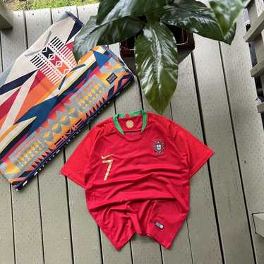 Retro portugal home soccer - Gem