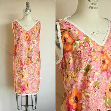 Vintage 1960s Dress, Volup Pink Floral Print Sund… - image 1