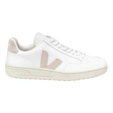 Veja V-10 leather trainers