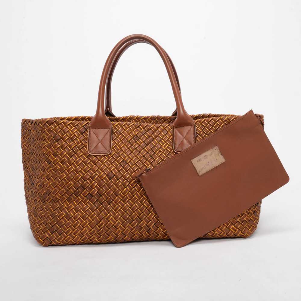 Bottega Veneta Bronze Intrecciato Medium Cabat To… - image 2