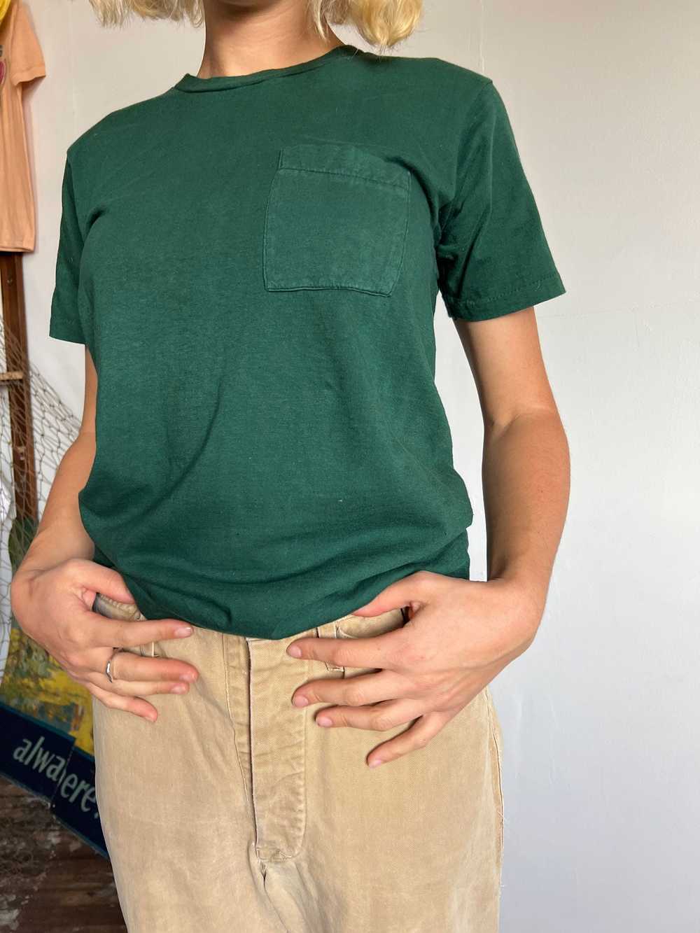 Vintage 1960's Green Cotton Pocket T Shirt - image 4