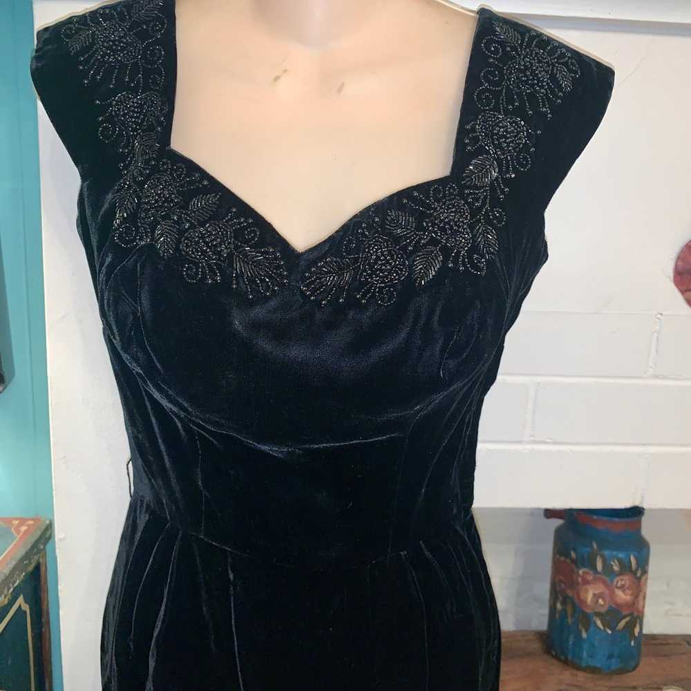 Vintage 50s/60s Custom Velvet Jet Beaded Sweethea… - image 3