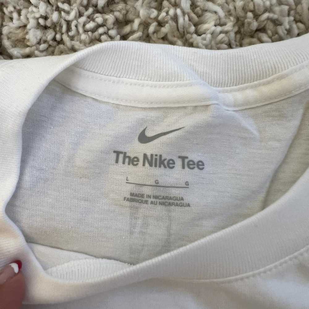 Nike T-shirt - image 3