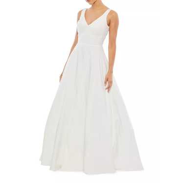 IEENA for Mac Duggal Tailored V-Neck Ballgown Wom… - image 1