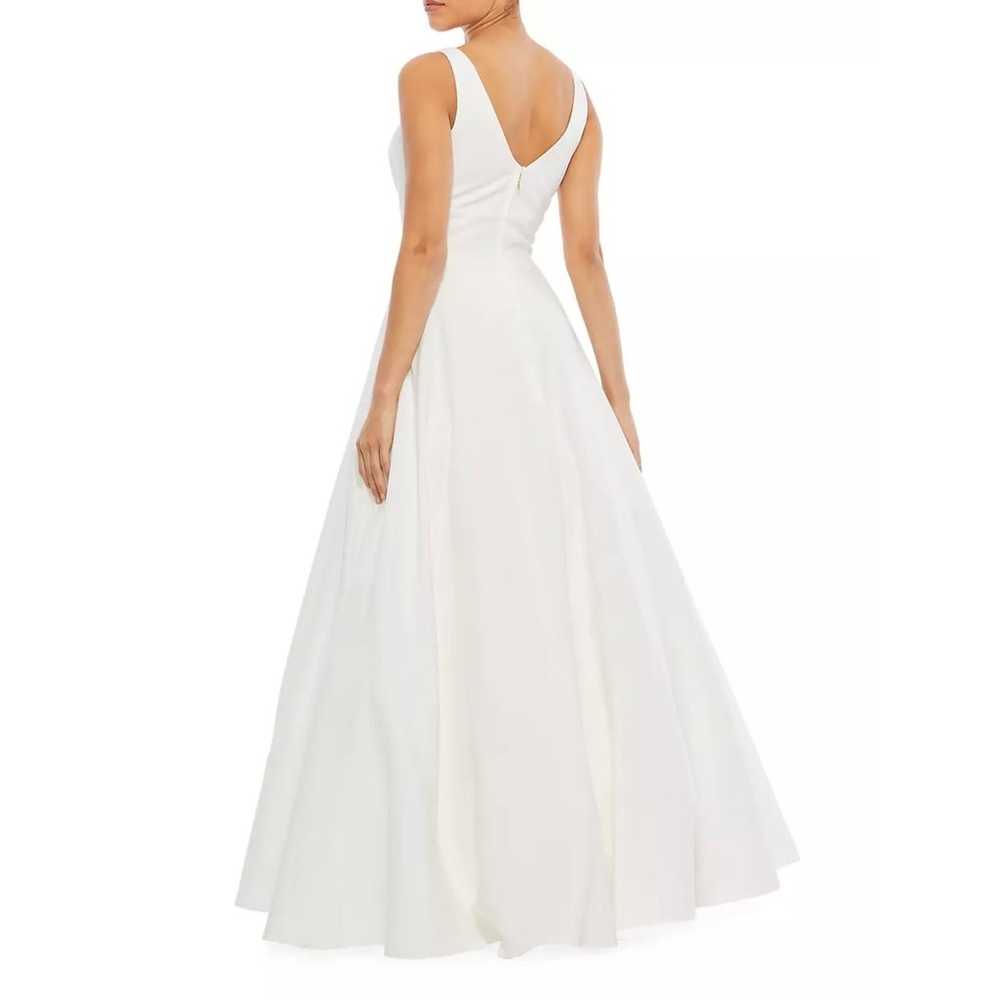 IEENA for Mac Duggal Tailored V-Neck Ballgown Wom… - image 2