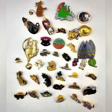 Lot of 33 Cat Lapel Pins Cat Lady Kittens Figural… - image 1