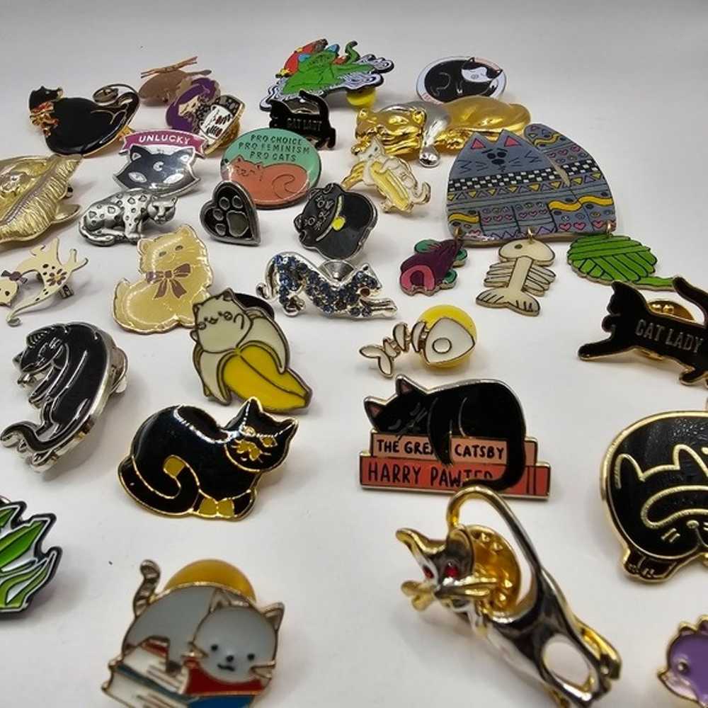 Lot of 33 Cat Lapel Pins Cat Lady Kittens Figural… - image 6