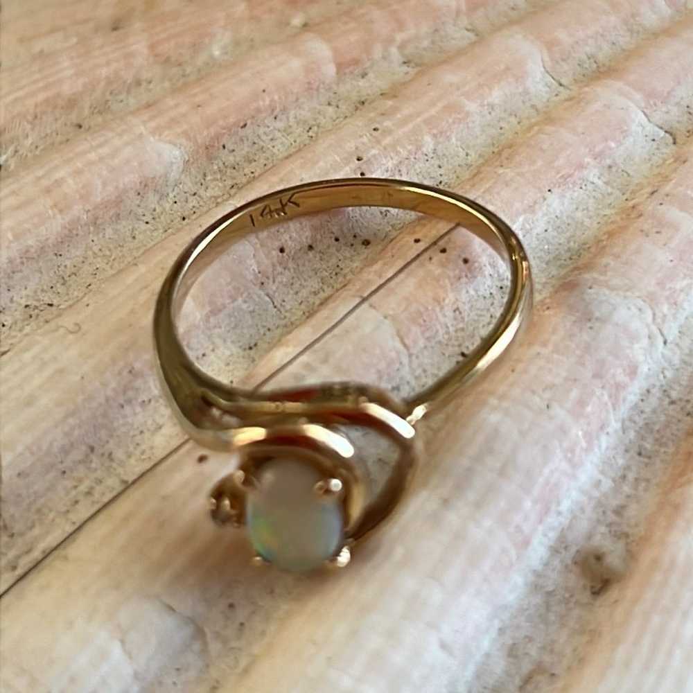 Vintage 14k yellow gold opal ring - image 5