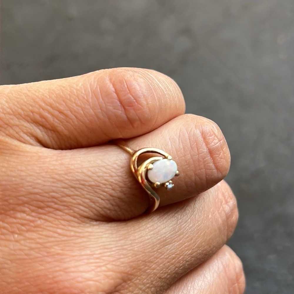 Vintage 14k yellow gold opal ring - image 7