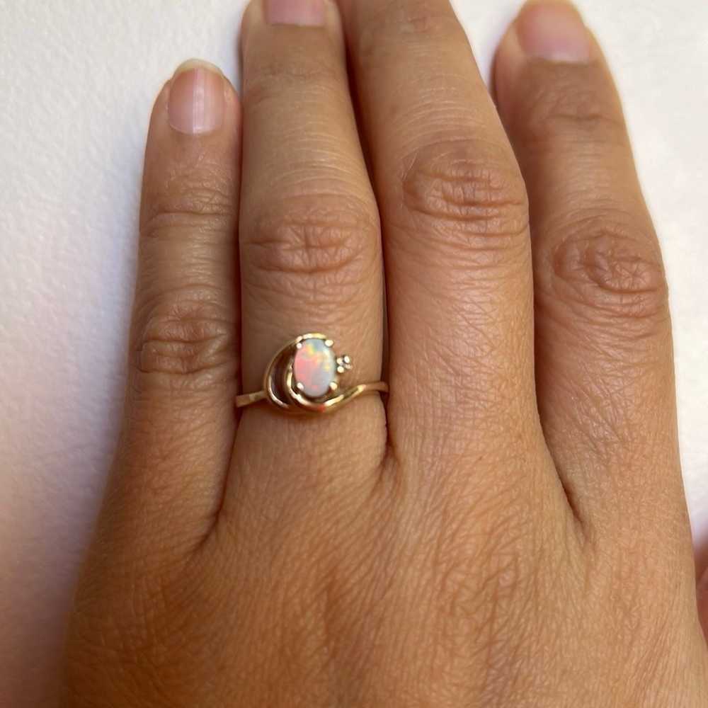 Vintage 14k yellow gold opal ring - image 8