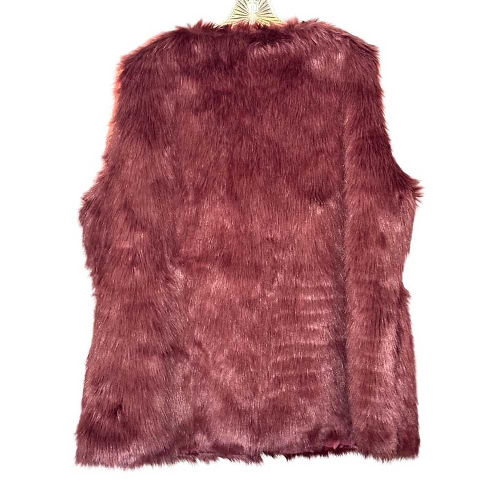 Rue 21 NWT Rue 21 Burgundy Faux Fur Vest - image 2