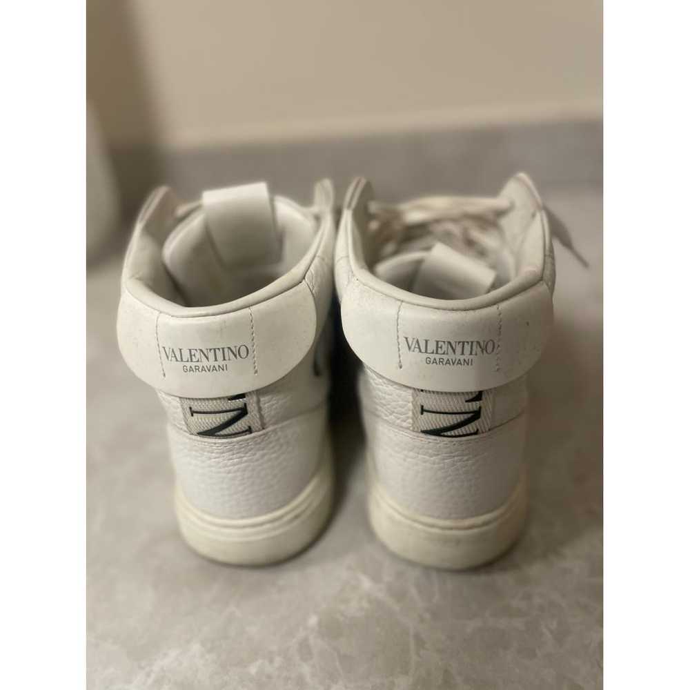 Valentino Garavani Vl7N leather trainers - image 5