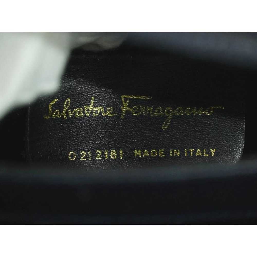 Salvatore Ferragamo Vara leather handbag - image 8