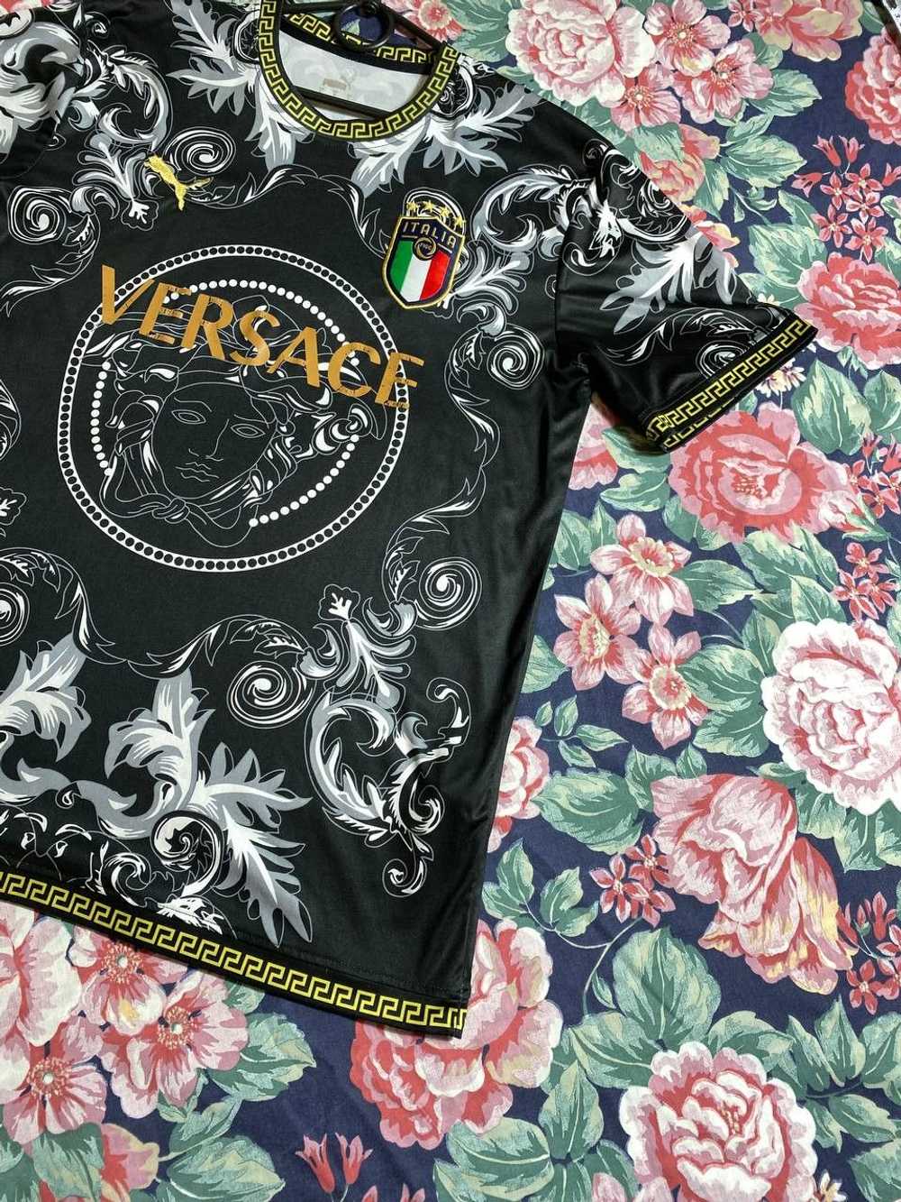 Italian Designers × Soccer Jersey × Versace Vinta… - image 9