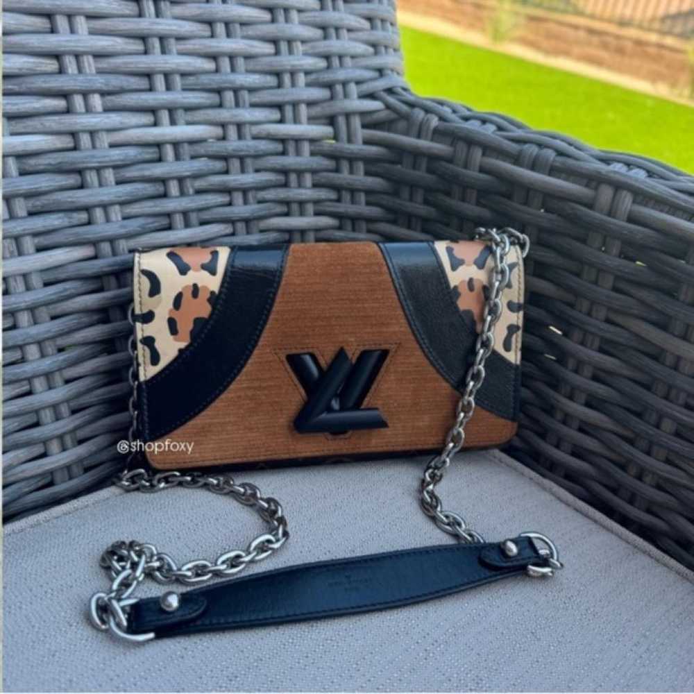 Louis Vuitton Twist leather crossbody bag - image 4