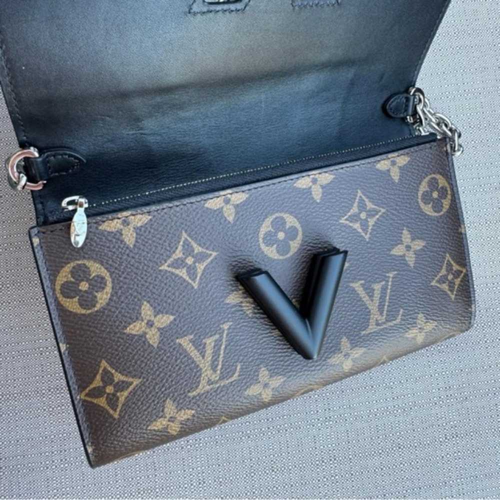 Louis Vuitton Twist leather crossbody bag - image 9