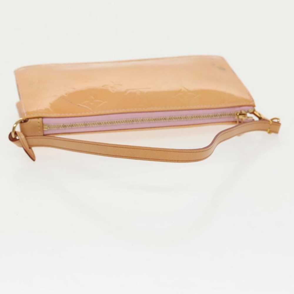 Louis Vuitton Lexington patent leather clutch bag - image 5