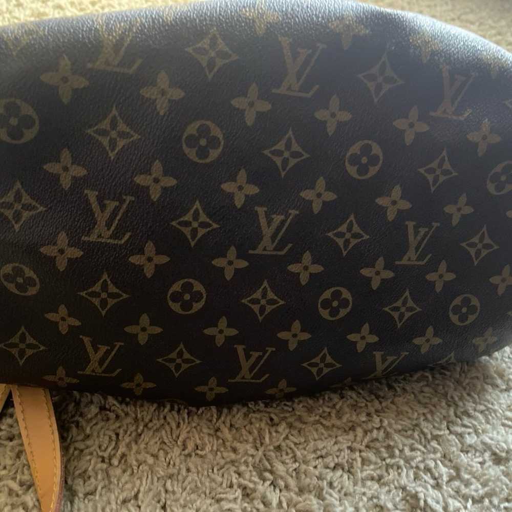 Louis Vuitton Purse - image 7