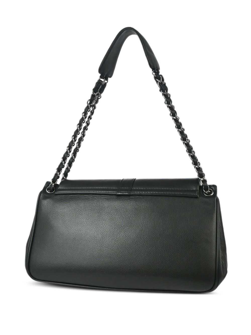 CHANEL Pre-Owned 2003 leather shoulder bag - Black - image 2