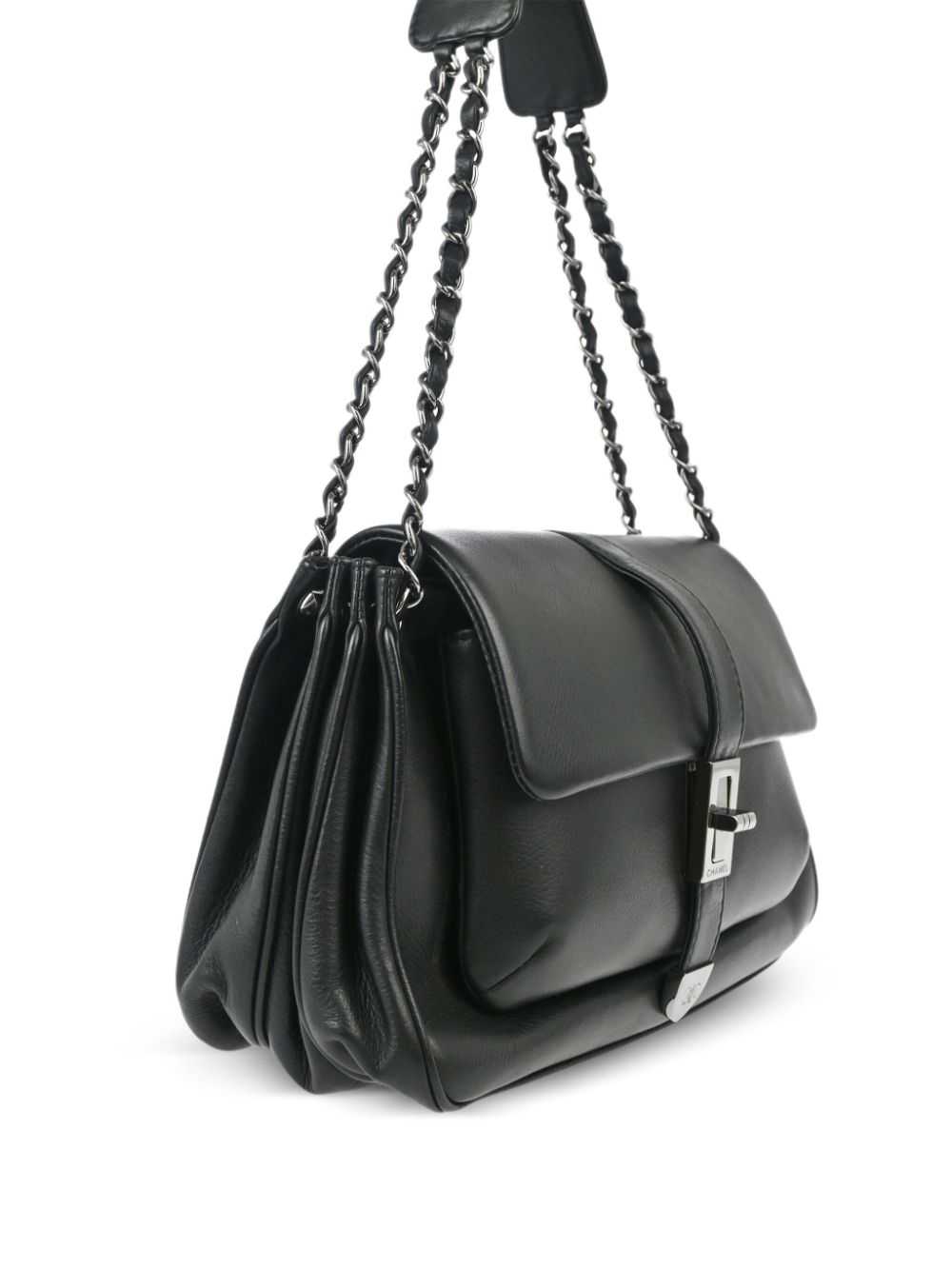 CHANEL Pre-Owned 2003 leather shoulder bag - Black - image 3