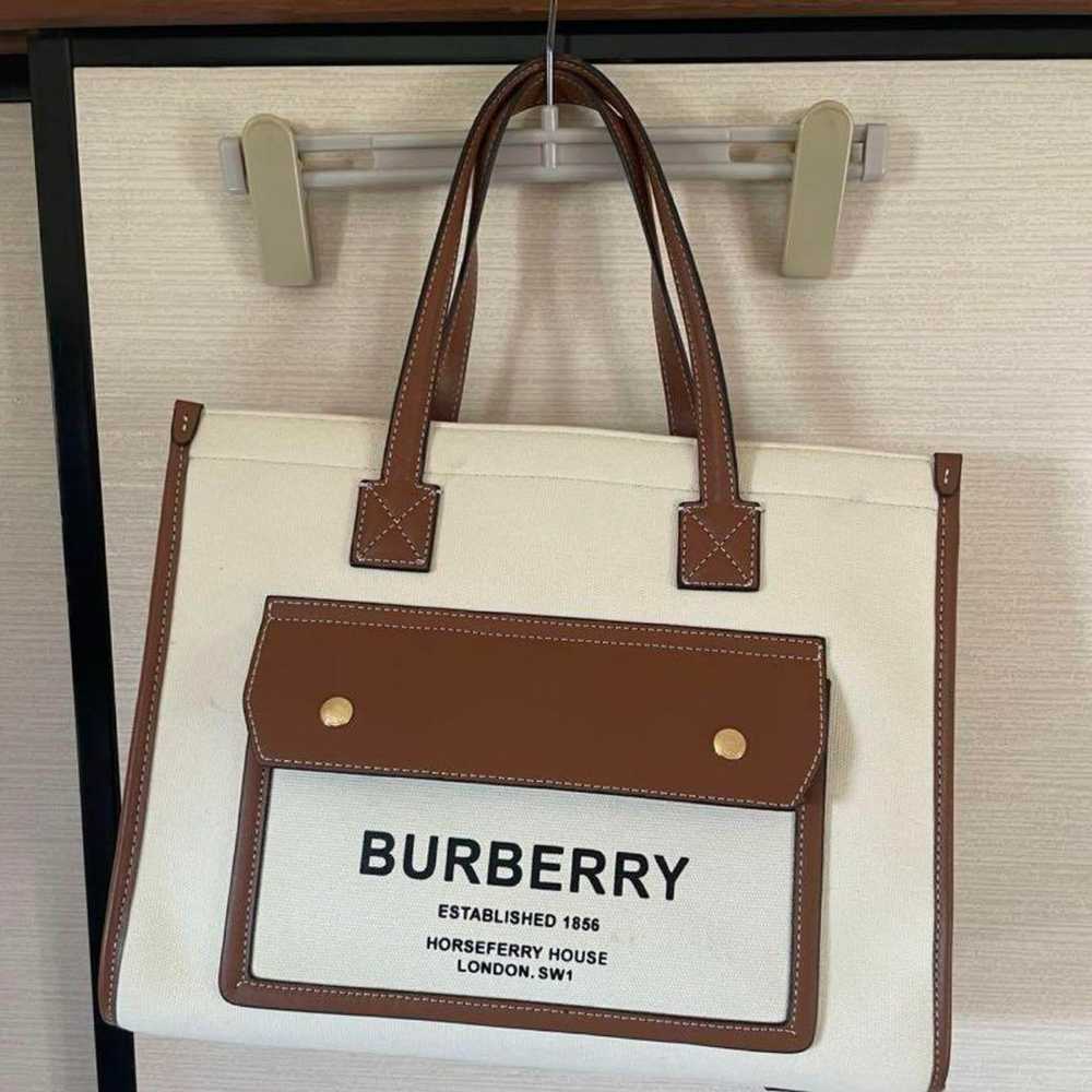 【Secondhand】BURBERRY Medium Freya Tote Bag - image 1