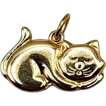 14 Karat Yellow Gold Sleeping Cat Charm #19985 - image 1