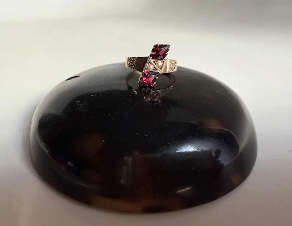 Antique Victorian 10k Gold Garnet & Seed Pearl Ri… - image 12