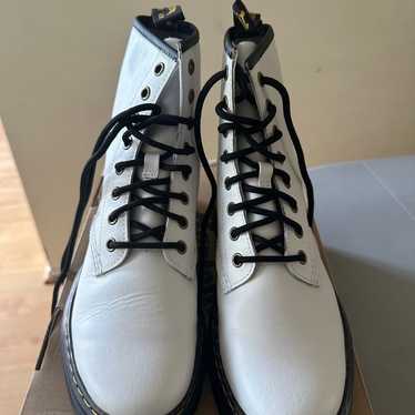 Dr Martens Zavala white size 8