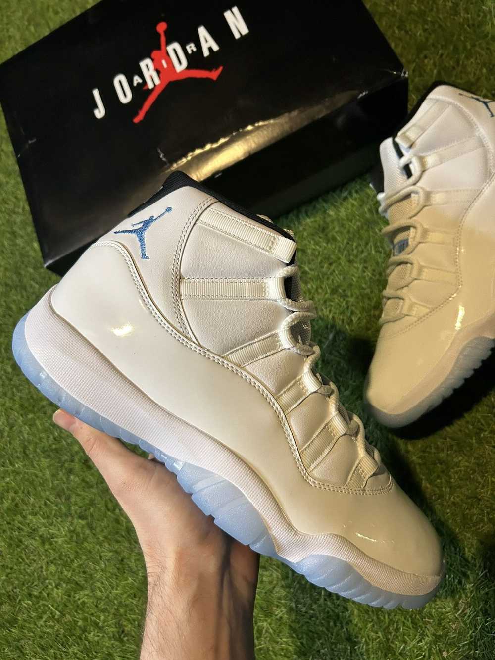 Jordan Brand DS Jordan 11 Legend Blue 2024 - image 2