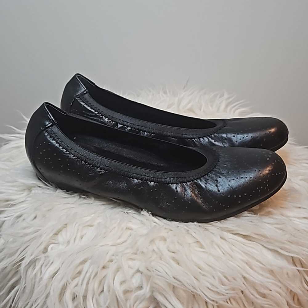 Munro American Perforated Black Leather Slip on B… - image 2