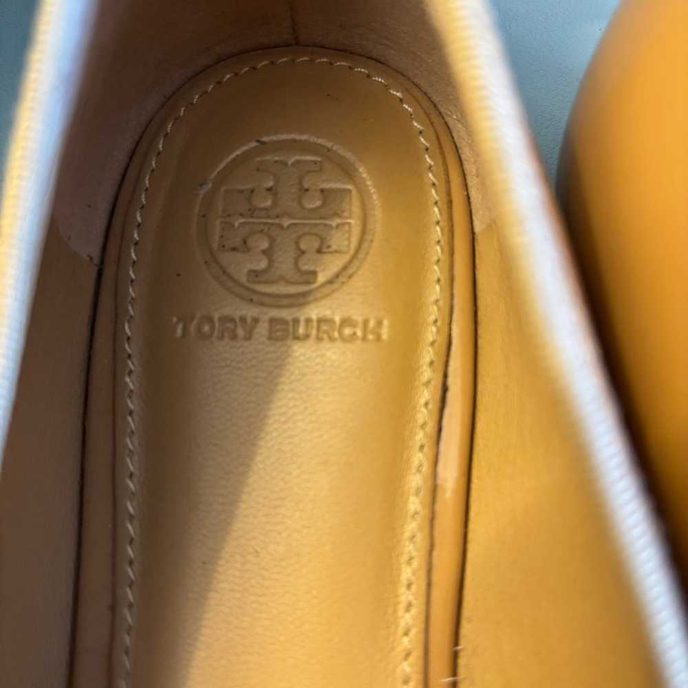 Tory Burch patent leather tan loafers woman’s 8.5 - image 8