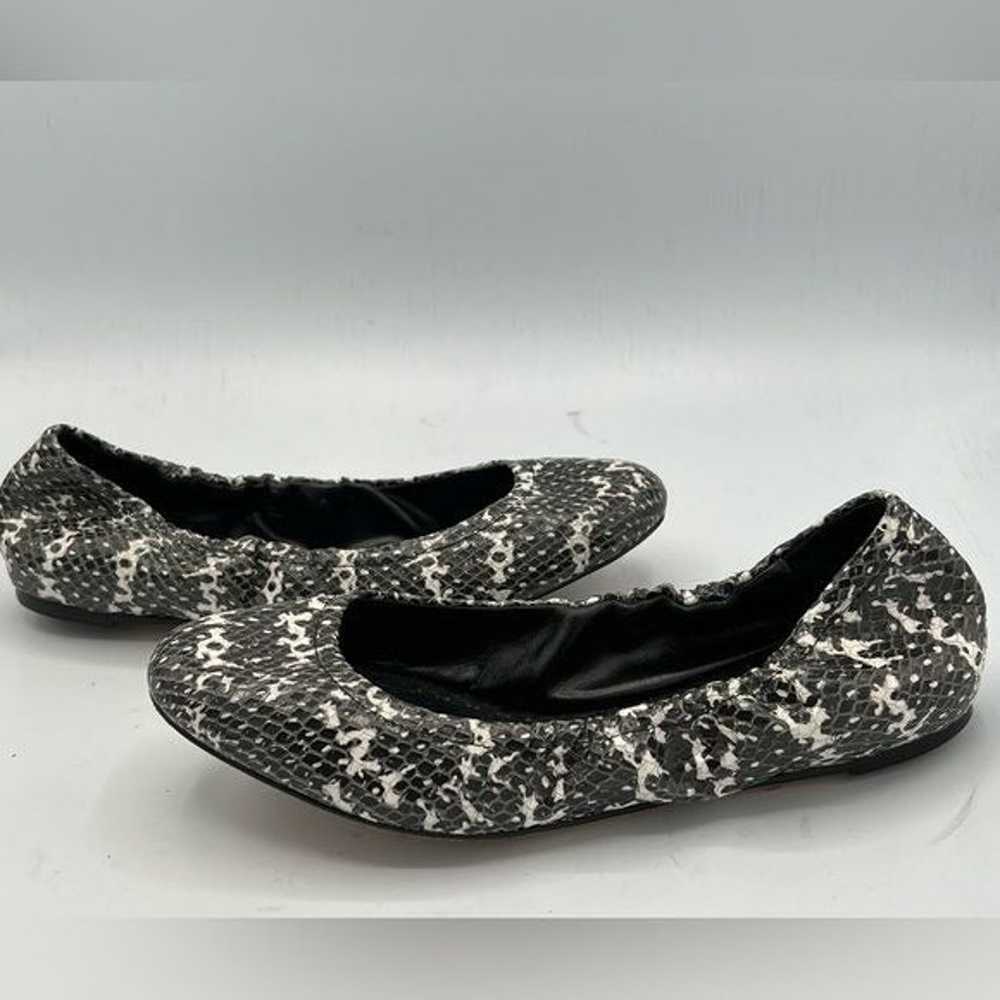 ALICE + OLIVIA Snakeskin Ballet Flats Black White… - image 10