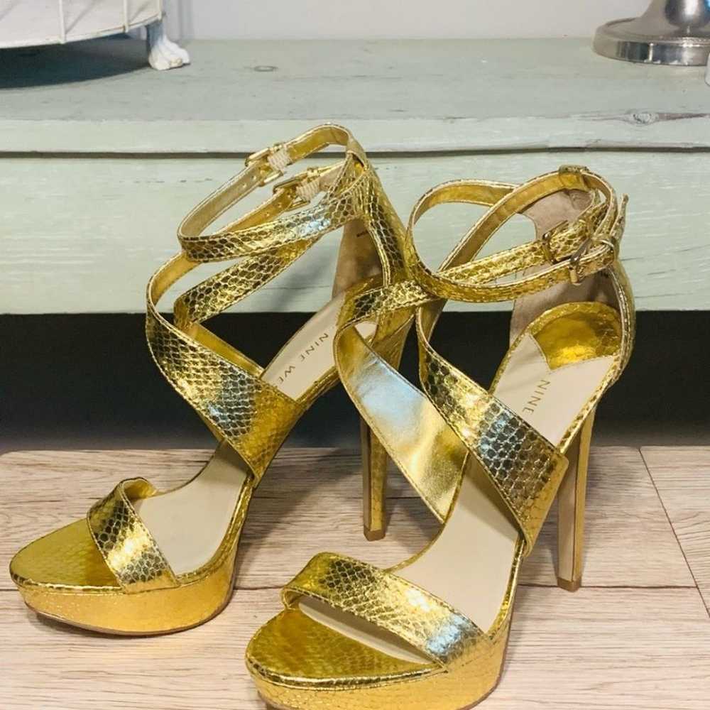 Nine West size 7 1/2 gold - image 3