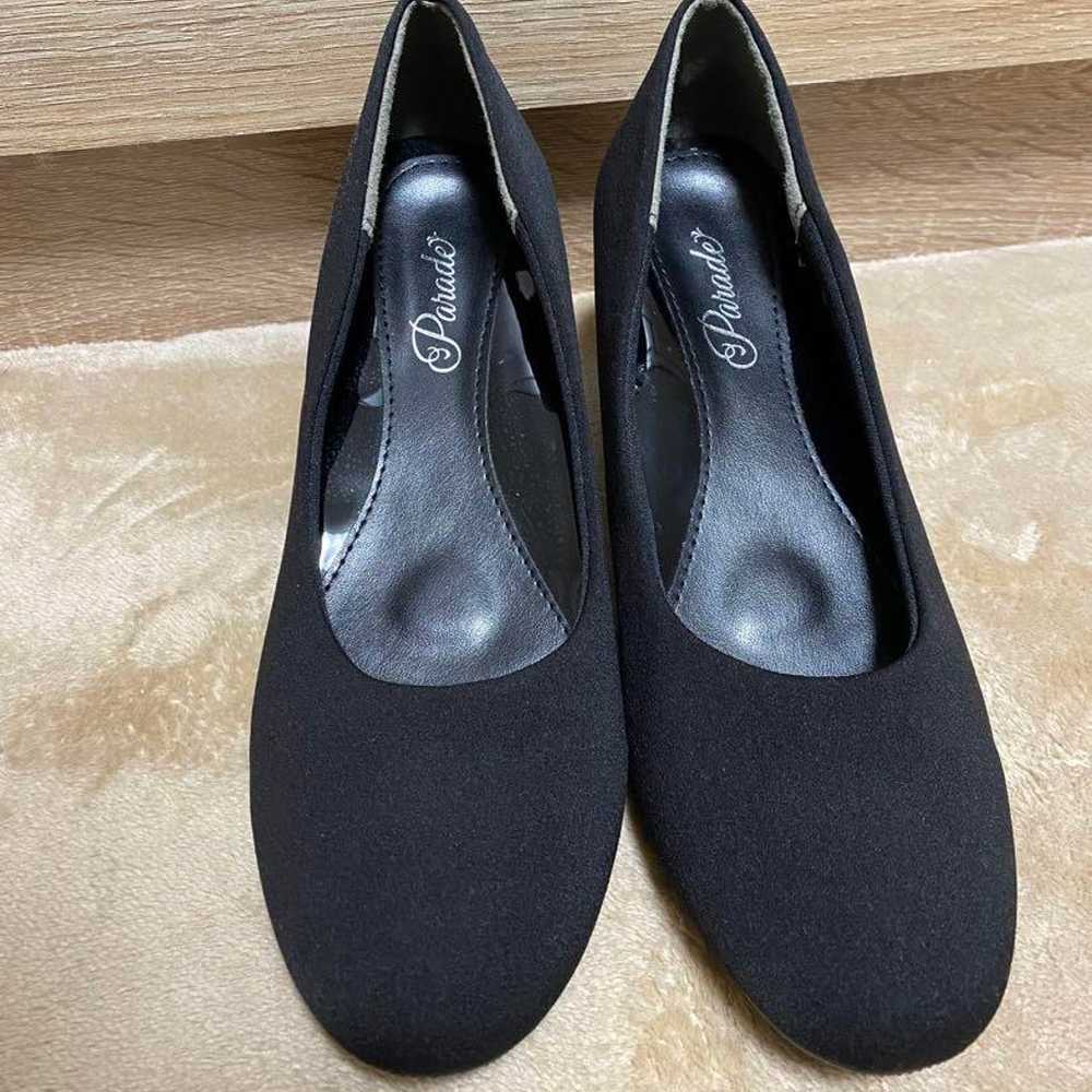 Black slip-on pumps with approximately 5cm heels. - image 1