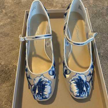 Betsy Johnson Blue floral heels